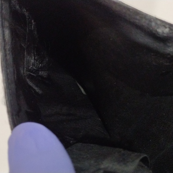 Authentic CHANEL CC Logo Black Leather Snap Wallet, Coin Purse 4.5 x 3.7 inches - Picture 13 of 15